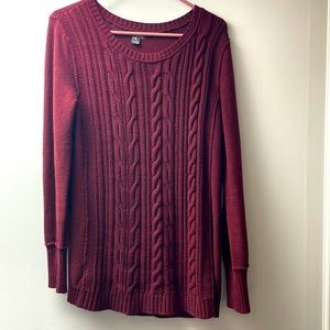 Beautiful knit Eddie Bauer sweater that’s perfect for winter weather